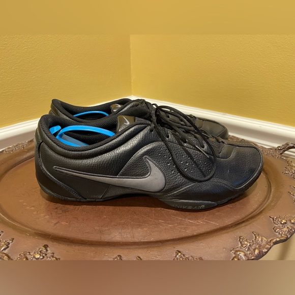 Men’s Nike Air Shoes - Picture 2 of 9